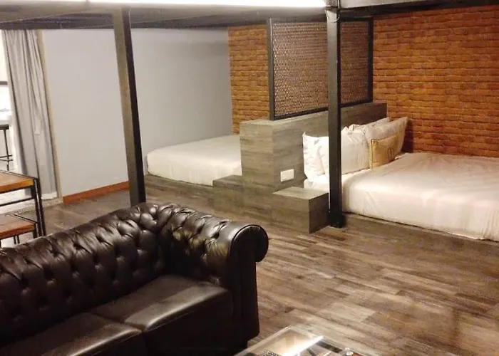 Iconic Suites & Pods Hotel