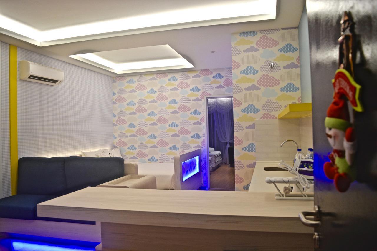 Iconic & Pods Hotel *